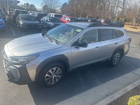 Used 2025 Subaru Outback Premium w/ Popular Package #1A image 2