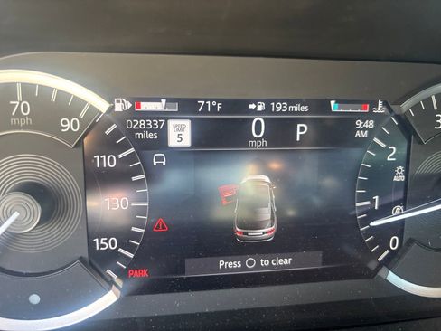 Certified 2023 Land Rover Discovery Sport SE R-Dynamic AWD/4WD image 10