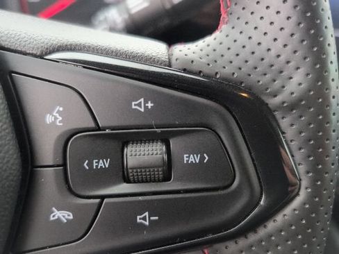Used 2024 Chevrolet Trax RS FWD image 21