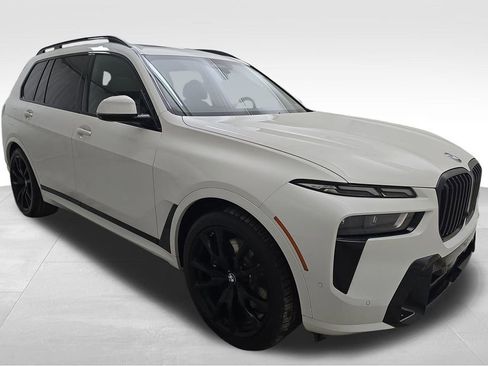 Certified 2023 BMW X7 xDrive40i w/ M Sport Package image 2