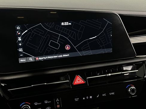 Used 2024 Kia Niro EX Touring image 17