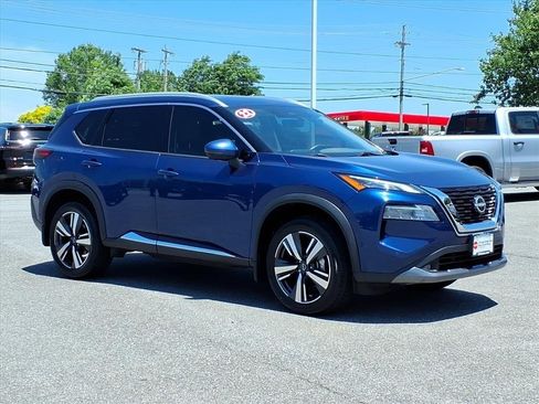 Used 2022 Nissan Rogue SL w/ SL Premium Package FWD image 2