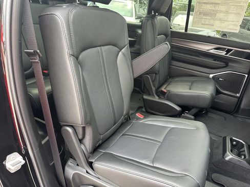 New 2025 Jeep Wagoneer L Series II w/ Convenience Group I image 54