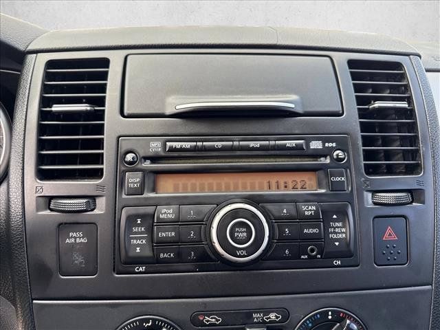 Used 2012 Nissan Versa Hatchback FWD image 10