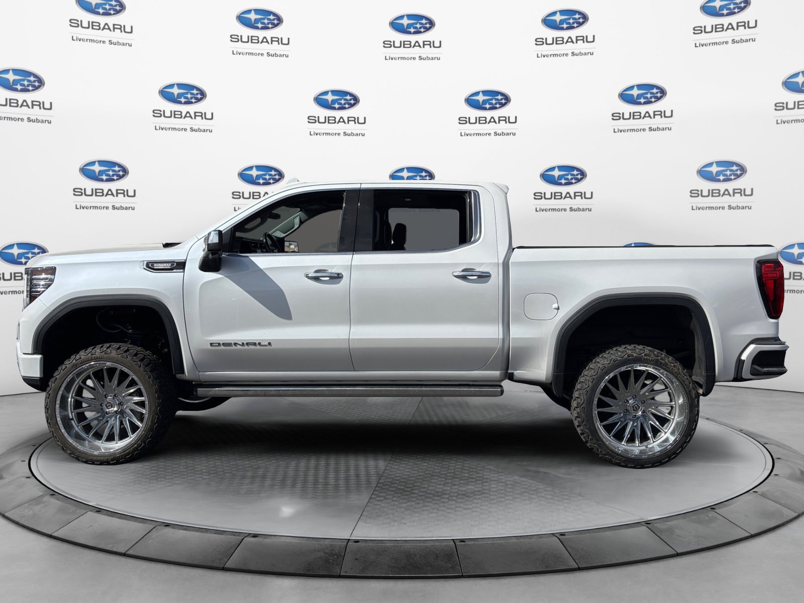 Used 2023 GMC Sierra 1500 Denali w/ Denali Reserve Package AWD/4WD image 3