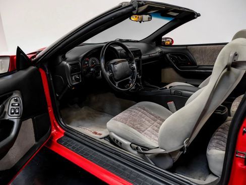 Used 2002 Chevrolet Camaro Z28 w/ SS Performance/Appearance Pkg RWD image 3