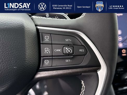 Used 2023 Jeep Grand Cherokee L Limited w/ Luxury Tech Group II image 19