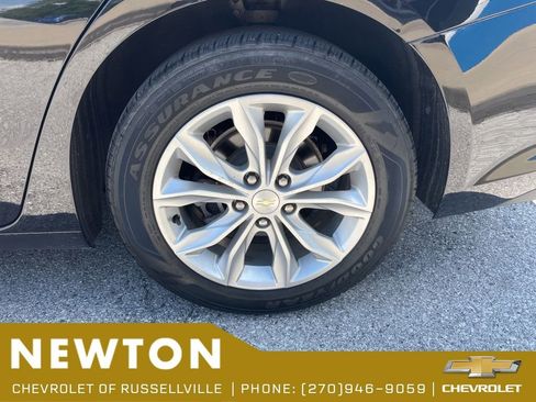 Used 2020 Chevrolet Malibu LT FWD image 37