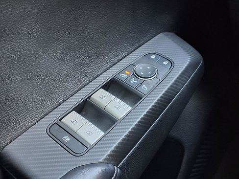 Used 2024 Mitsubishi Outlander SE image 30