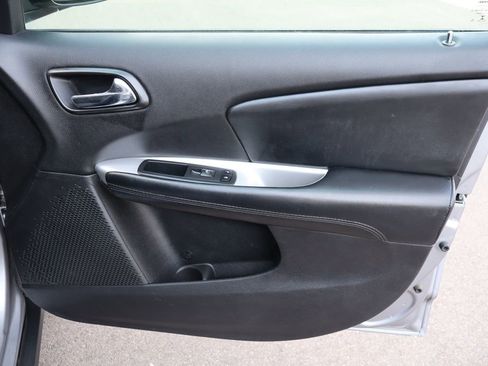 Used 2017 Dodge Journey SE w/ Flexible Seating Group image 25