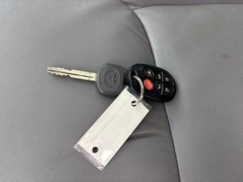 Used 2009 Toyota Sienna XLE image 47