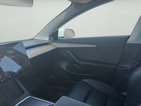 Used 2021 Tesla Model 3 Long Range AWD/4WD image 30