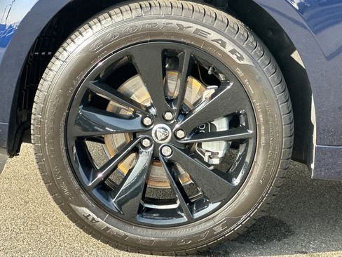 Used 2025 Jaguar F-PACE R-Dynamic S image 33