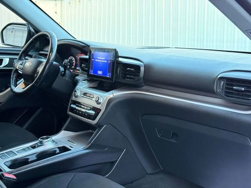 Used 2022 Ford Explorer XLT image 20