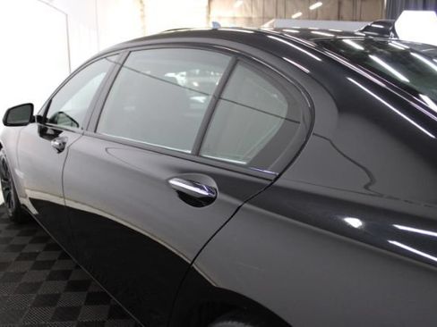 Used 2015 BMW 750Li xDrive AWD/4WD image 10