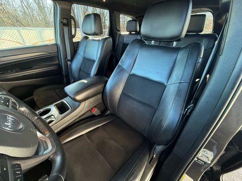 Used 2021 Jeep Grand Cherokee Laredo X image 16