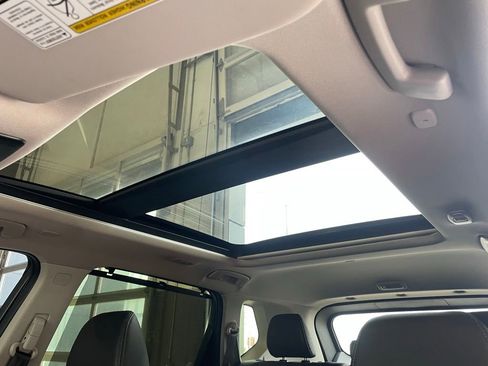 Certified 2025 Nissan Rogue SL w/ SL Premium Package FWD image 11