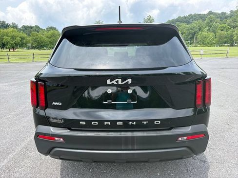 Used 2022 Kia Sorento LX AWD/4WD image 5