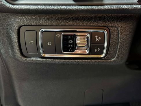 Used 2020 Lincoln Corsair Reserve w/ Equipment Group 202A image 10