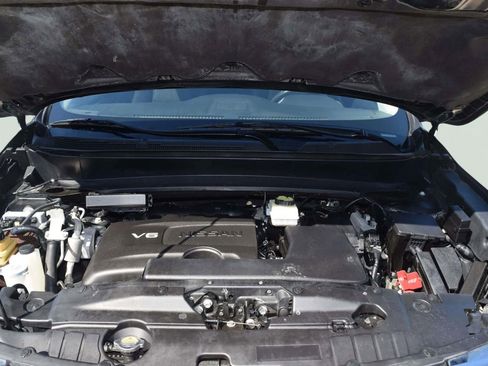 Used 2020 Nissan Pathfinder SV image 11