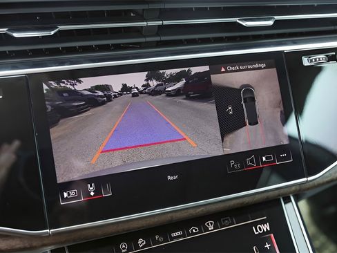 Used 2024 Audi Q8 Prestige image 20