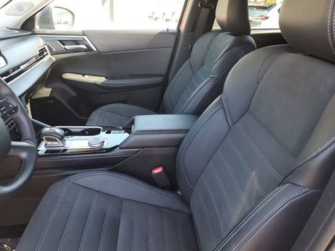 Used 2025 Mitsubishi Outlander SE AWD/4WD image 16