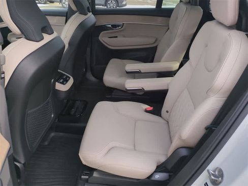 New 2026 Volvo XC90 B6 Plus image 12