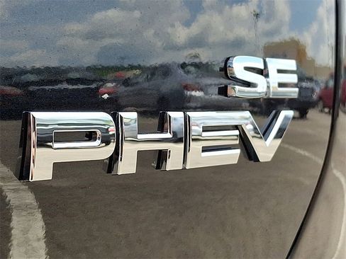 New 2025 Mitsubishi Outlander SE image 13