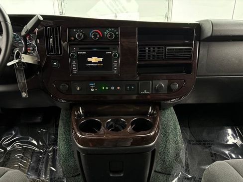 Used 2019 Chevrolet Express 2500 RWD image 26