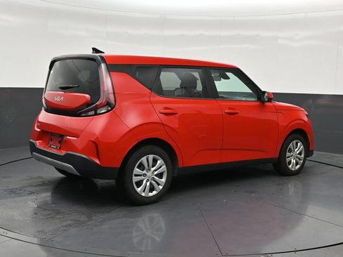 Used 2023 Kia Soul LX FWD image 5