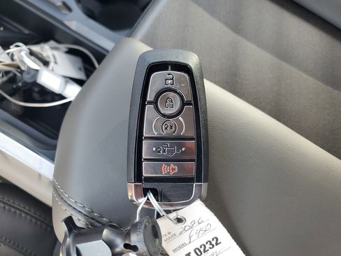 New 2026 Ford F450 Platinum w/ Platinum Plus Package image 21