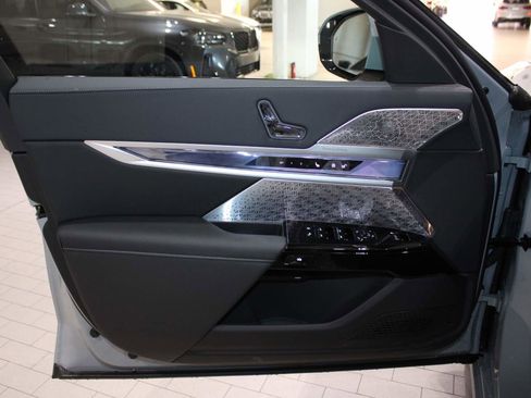 New 2026 BMW i7 eDrive50 w/ M Sport Package image 9