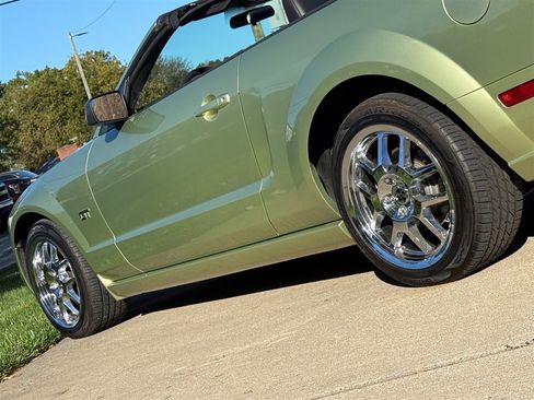 Used 2006 Ford Mustang GT image 36