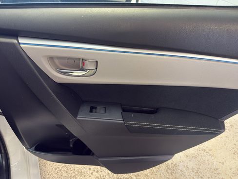 Used 2014 Toyota Corolla LE FWD image 23
