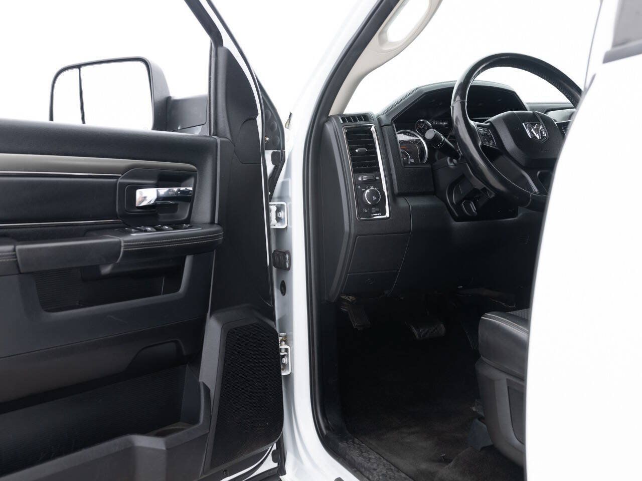 Used 2015 RAM 1500 Sport AWD/4WD image 28