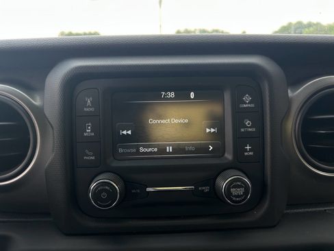 Used 2018 Jeep Wrangler Unlimited Sport S image 12