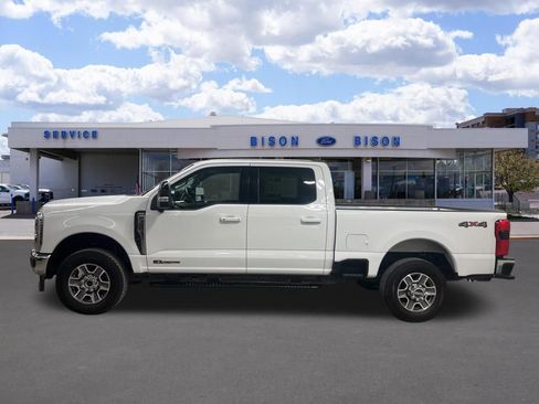 Certified 2025 Ford F350 Lariat w/ Camper Package image 6