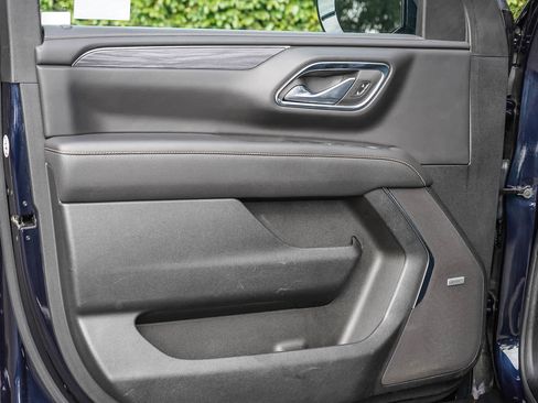 Used 2024 GMC Yukon SLT AWD/4WD image 20