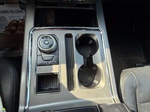 Used 2018 Ford Expedition XLT RWD image 15