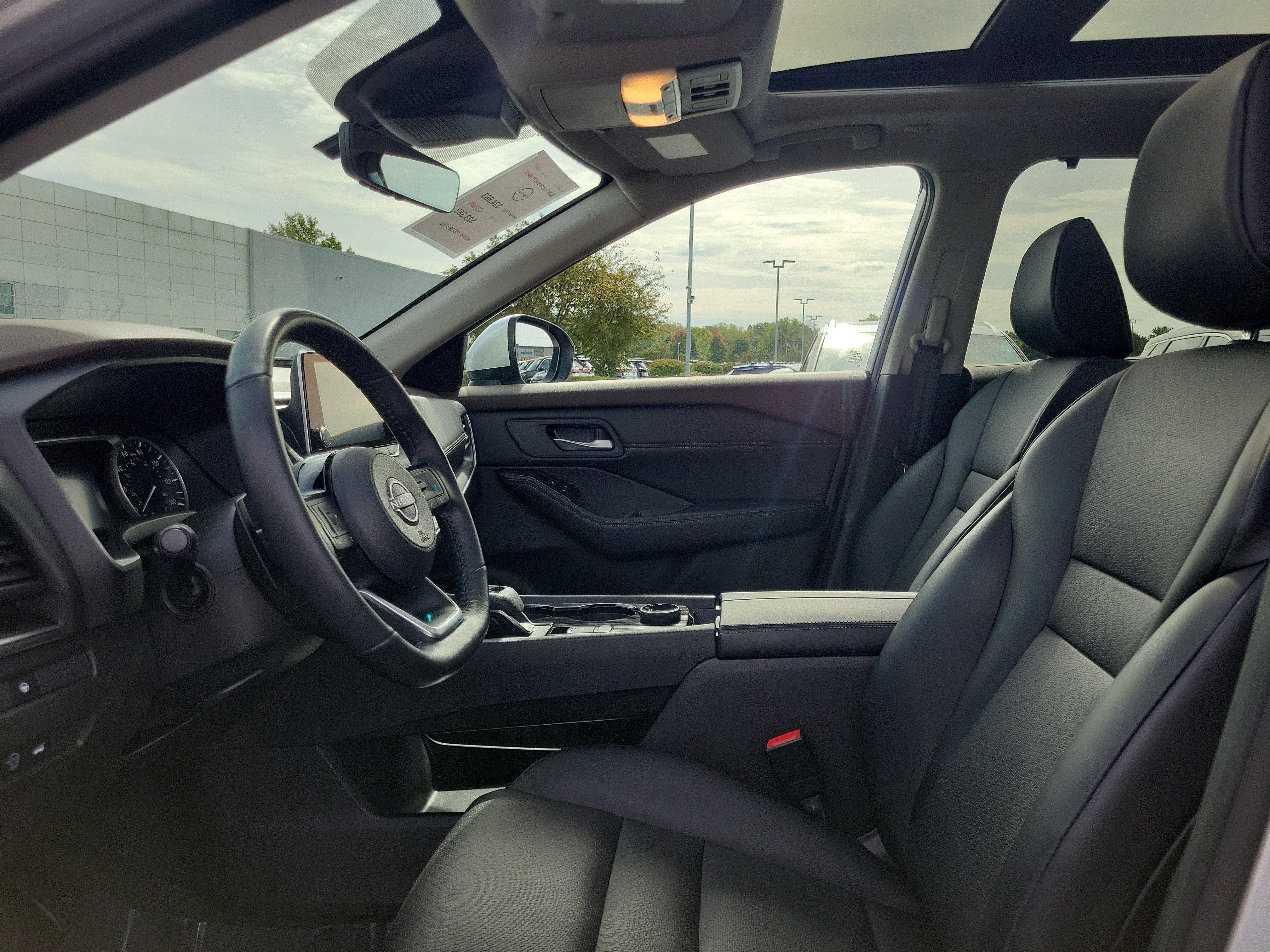 Used 2023 Nissan Rogue SV w/ SV Premium B Package AWD/4WD image 15