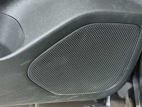 Used 2023 Nissan Rogue SV image 22