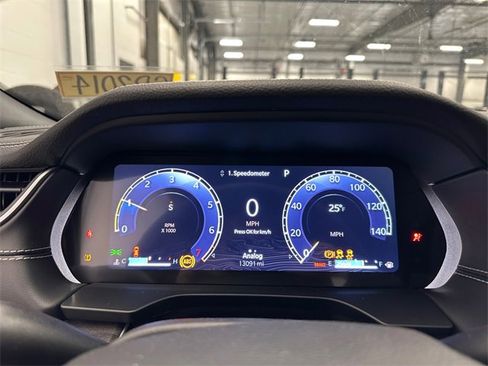 Used 2024 Jeep Grand Cherokee Limited w/ Black Appearance Package image 29