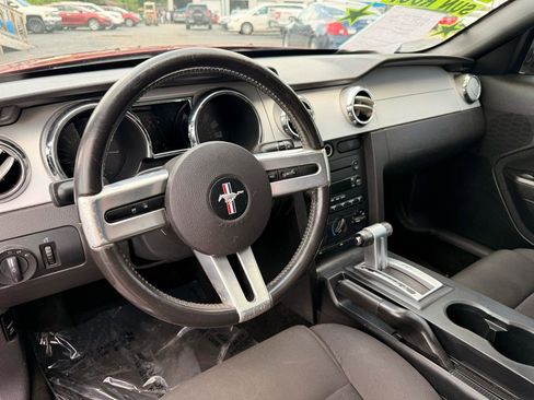 Used 2006 Ford Mustang Coupe RWD image 10