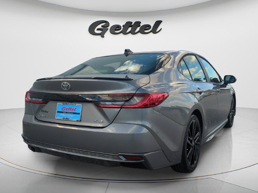 Used 2025 Toyota Camry XSE FWD image 5