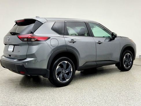Used 2024 Nissan Rogue SV FWD image 5