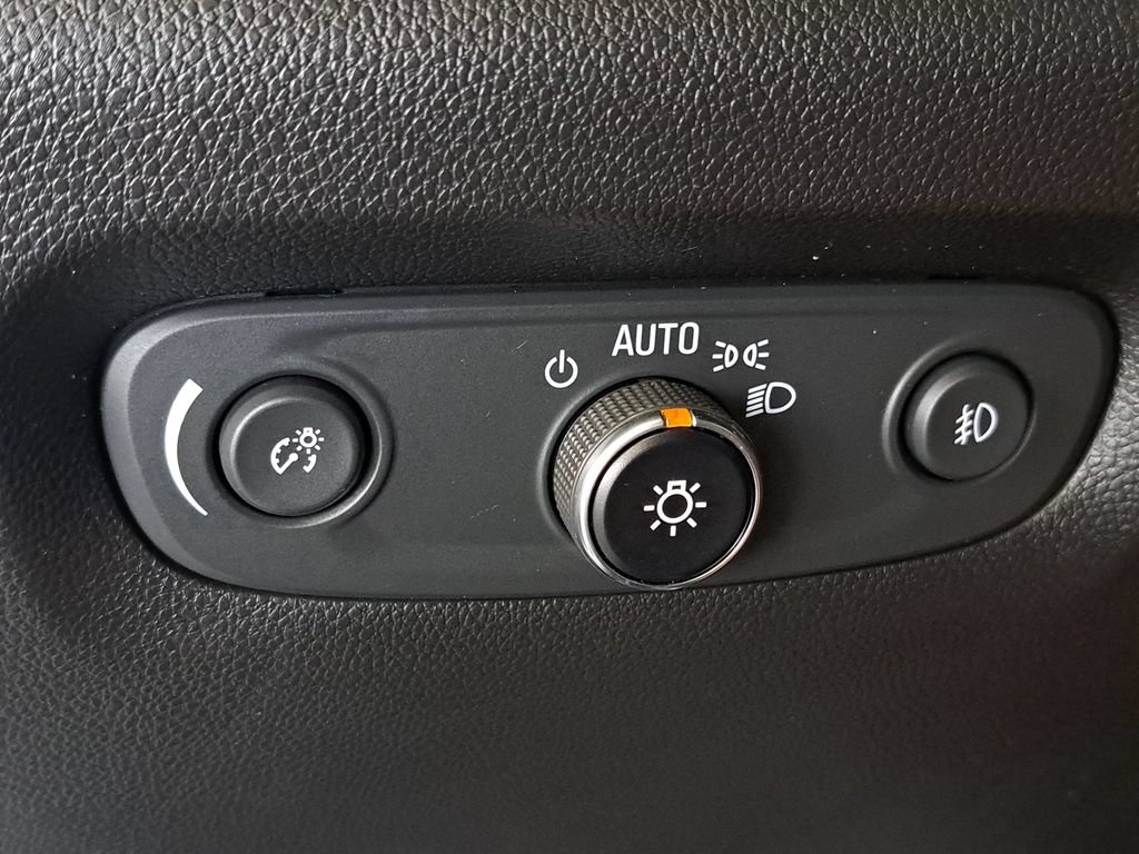 Used 2020 Chevrolet Traverse RS FWD image 21