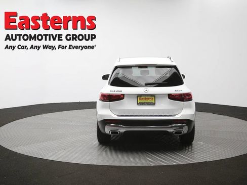 Used 2021 Mercedes-Benz GLB 250 4MATIC image 41