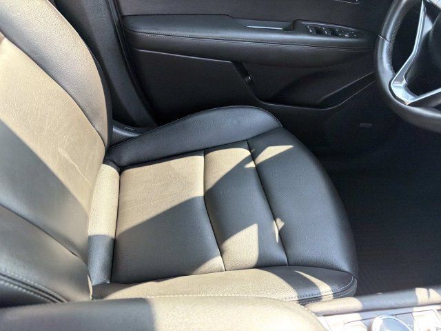 Used 2023 Cadillac XT6 Luxury w/ LPO, Floor Liner Package FWD image 14