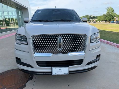 Used 2024 Lincoln Navigator Reserve AWD/4WD image 9