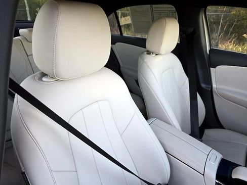 Used 2019 Mercedes-Benz A 220 image 32